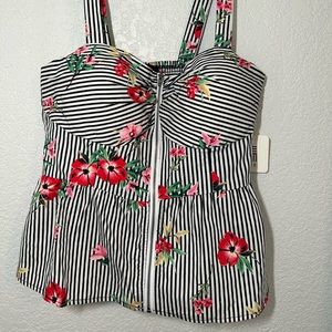 Woman’s large MINE striped floral top with scrunched back